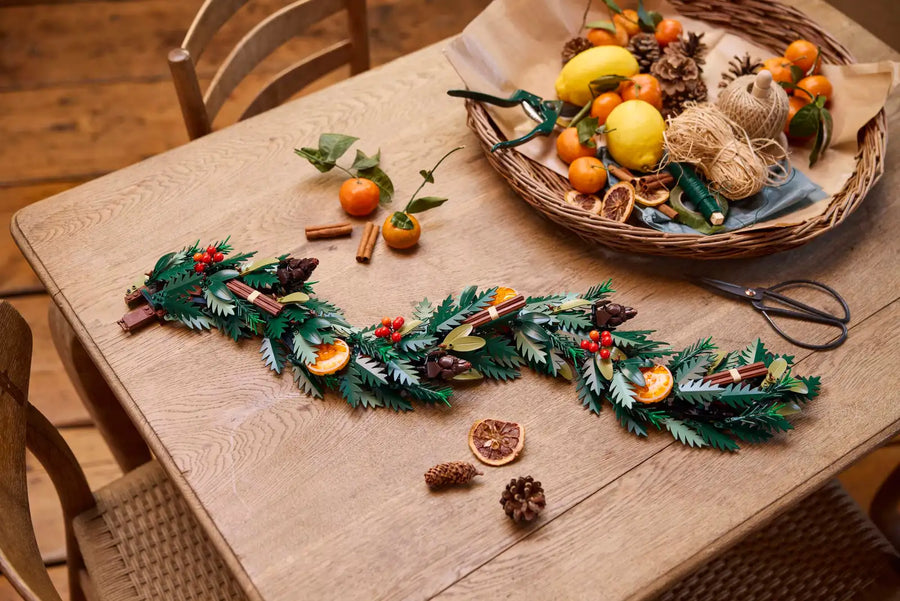 LEGO Botanicals Wreath-Making Kit and Holiday Garland#10340