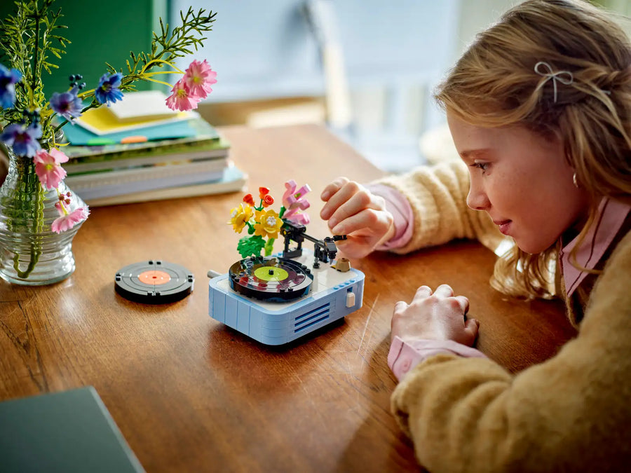 LEGO Creator3in1 Record Player with Flowers #31172