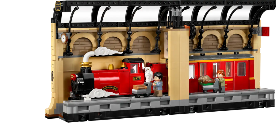 LEGO Harry Potter Book Nook: Hogwarts™ Express #76450