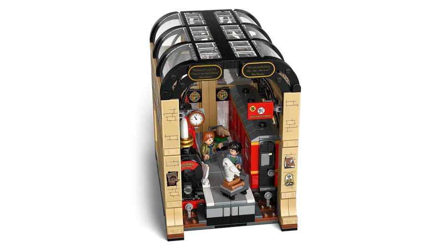 LEGO Harry Potter Book Nook: Hogwarts™ Express #76450