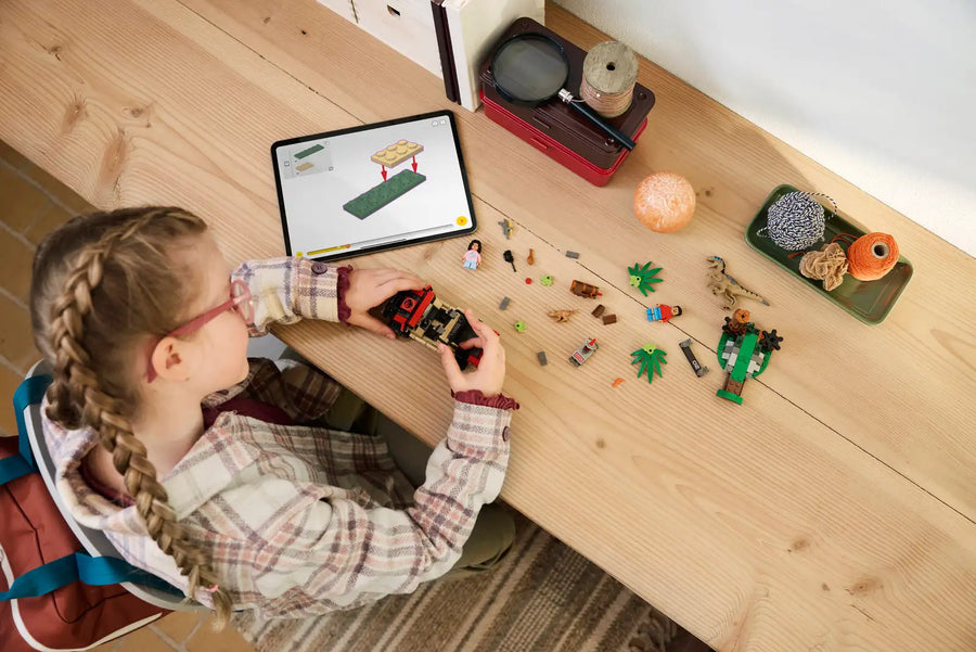 LEGO Jurassic World Raptor Off-Road Escape #76972