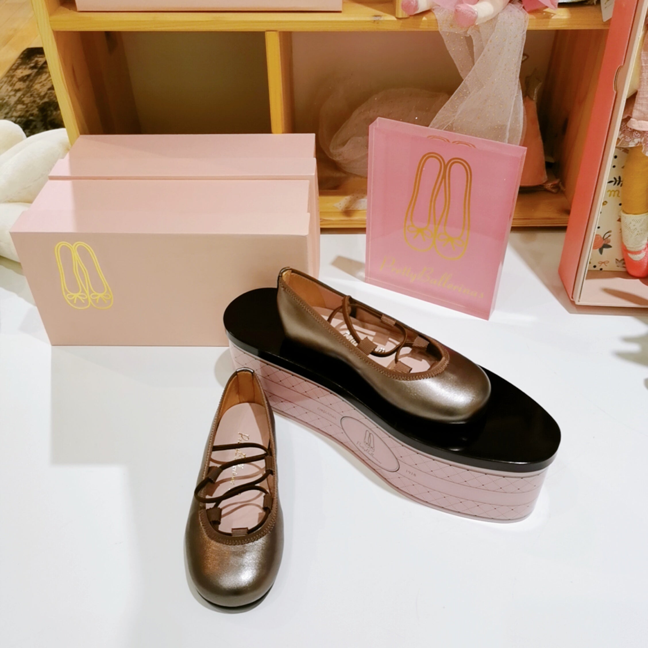 Pretty Ballerinas Copper Hannah Shoes